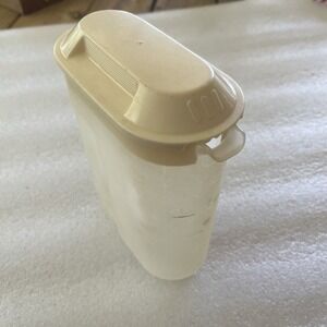 RUBBERMAID Vintage Slim Servin Saver Plastic Container Pitcher 1.5 Qt
